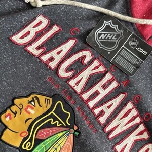Chicago Blackhawks NHL OLD TIME HOCKEY Women's Retro Hoodie‎ Sweatshirt - Medium